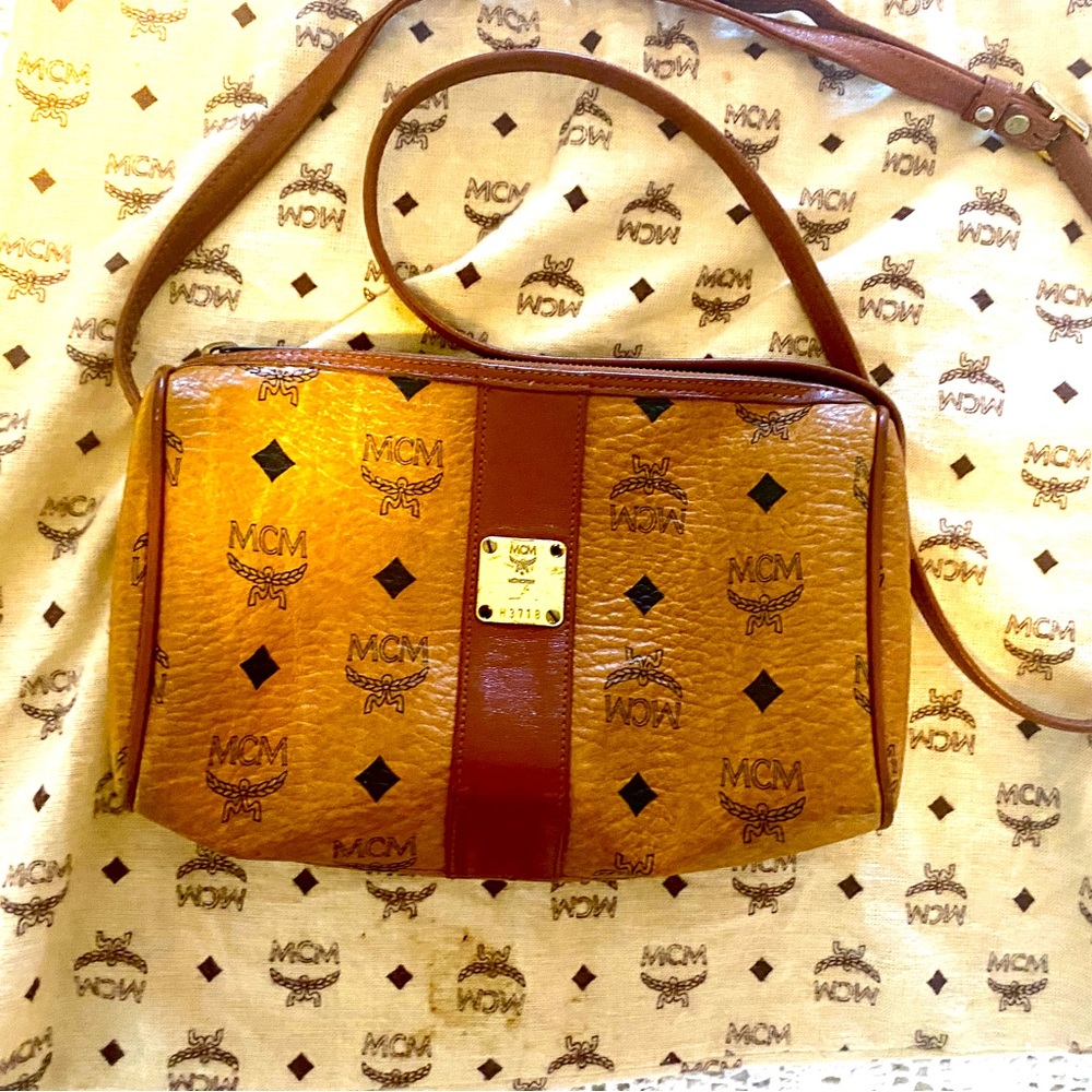 MCM medium/small cross body purse- vintage